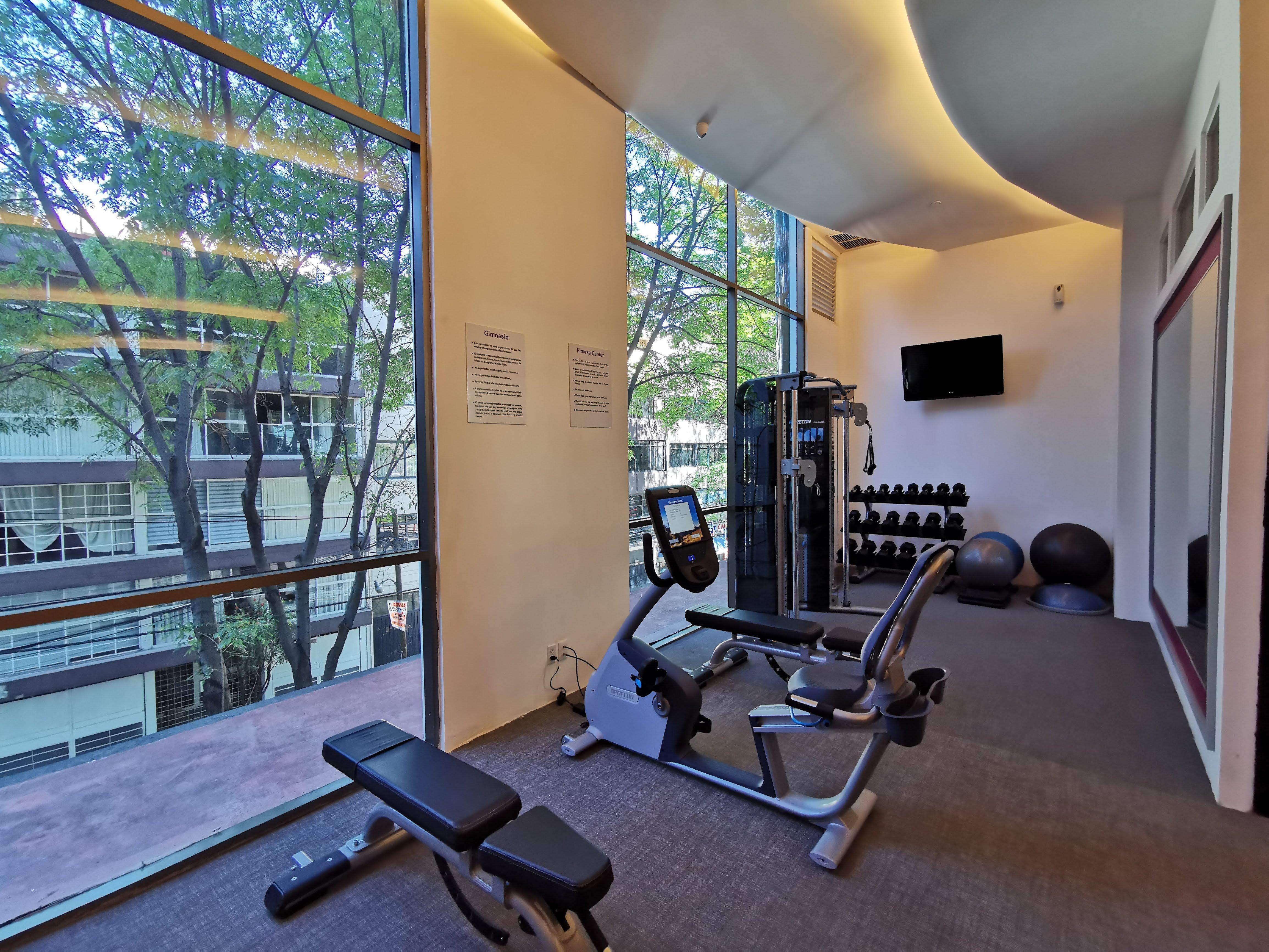 墨西哥城wtc贝莱尔独特酒店-温德姆商标精选 外观 照片 The gym at the hotel