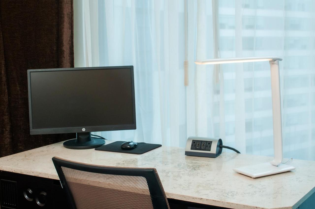 墨西哥城wtc贝莱尔独特酒店-温德姆商标精选 外观 照片 A modern LED desk lamp