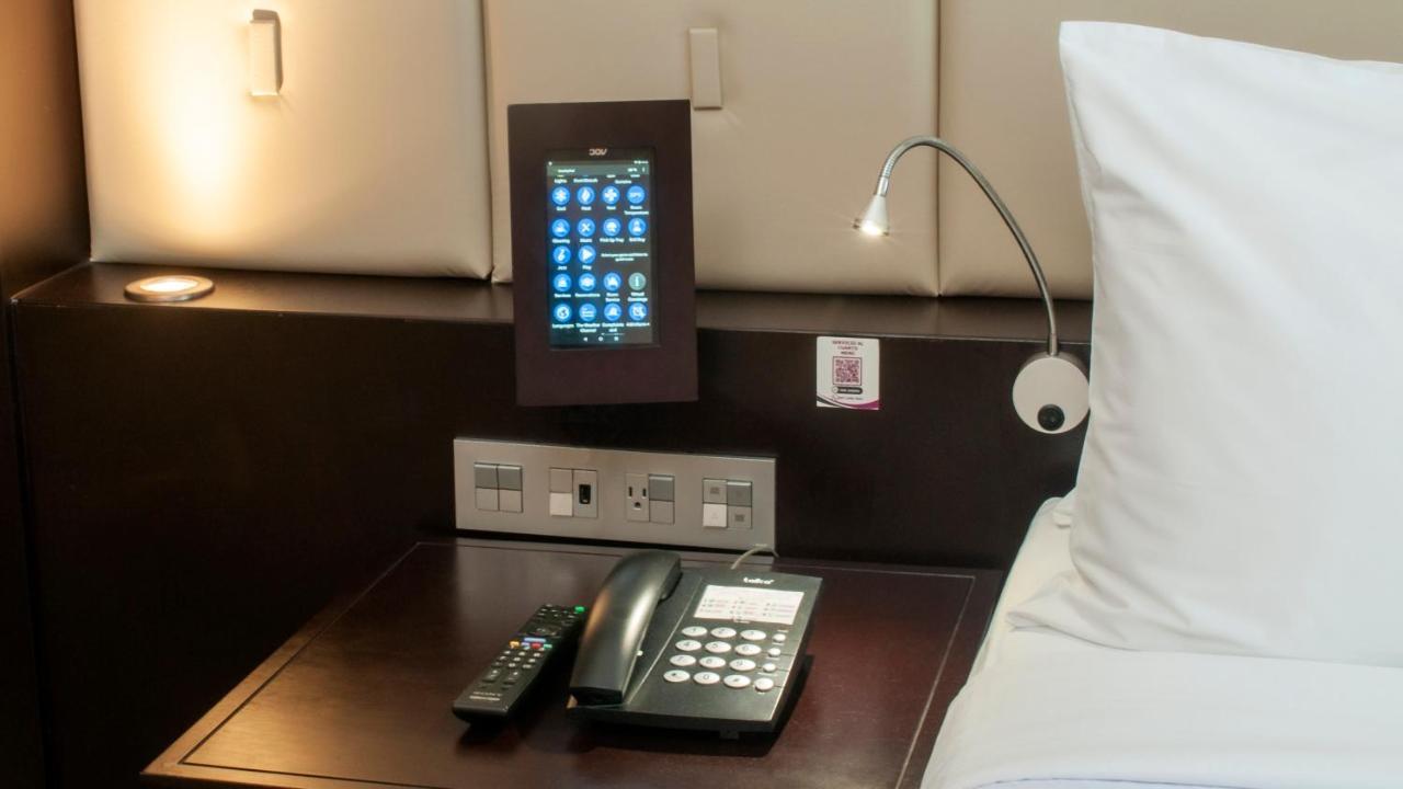 墨西哥城wtc贝莱尔独特酒店-温德姆商标精选 外观 照片 A telephone with a built-in IP telephone